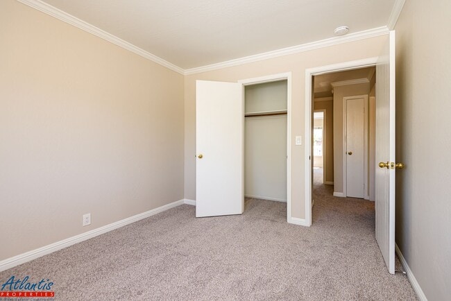 Building Photo - Beautiful Townhouse | Gated Community