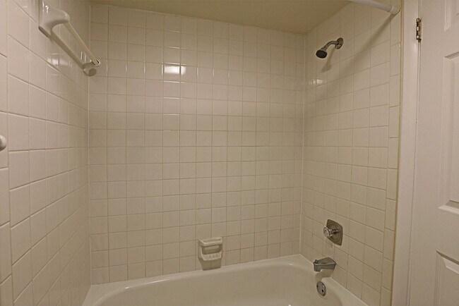 Building Photo - Parkwoods 12353-1