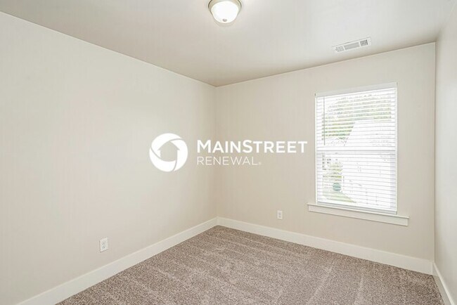 Building Photo - 3 Bedroom Pet-Friendly Home in HERMITAGE, TN with Main Street Renewal