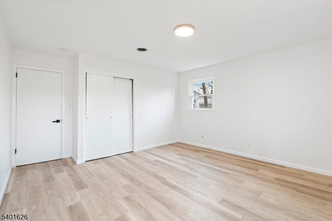 Building Photo - 929 Heaton Pl