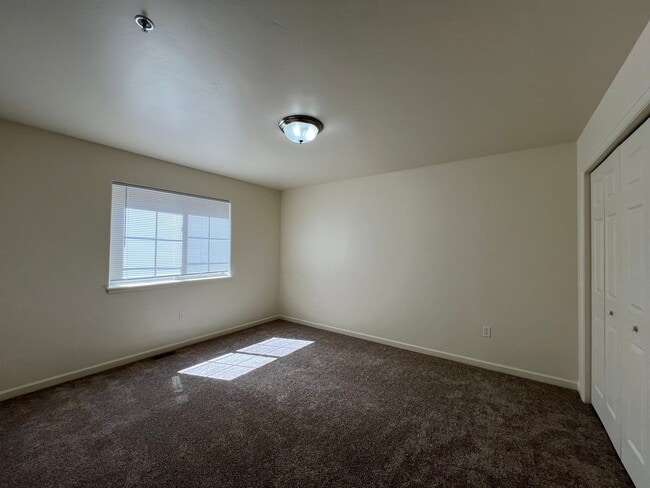 Building Photo - 3029 Coal Mine Ave