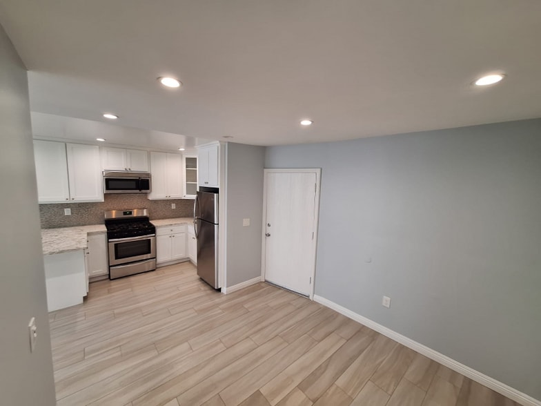 Building Photo - 4660 Kester Ave