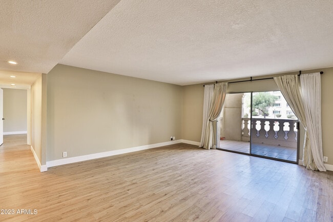 Building Photo - 7920 E Camelback Rd