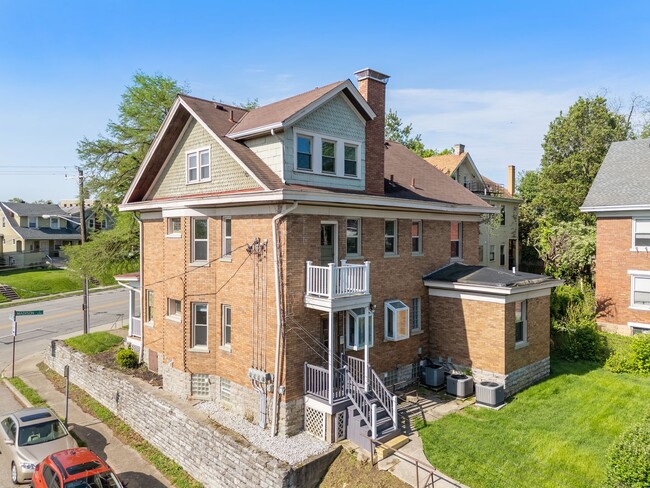 Building Photo - Modern Comfort Meets Prime Oakley Living –...