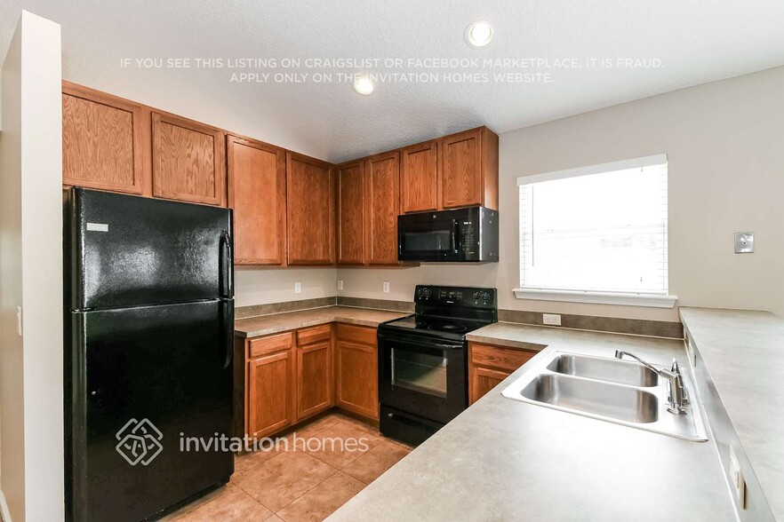 Building Photo - 1068 Moosehead Dr