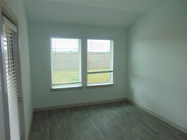 Building Photo - 6918 Morales Way