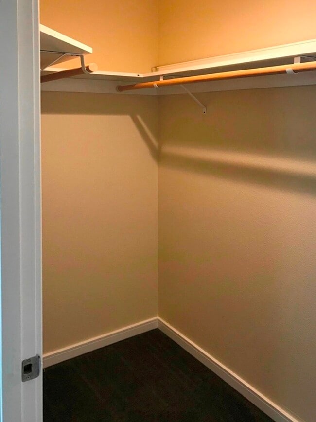 Building Photo - 1964 Main St