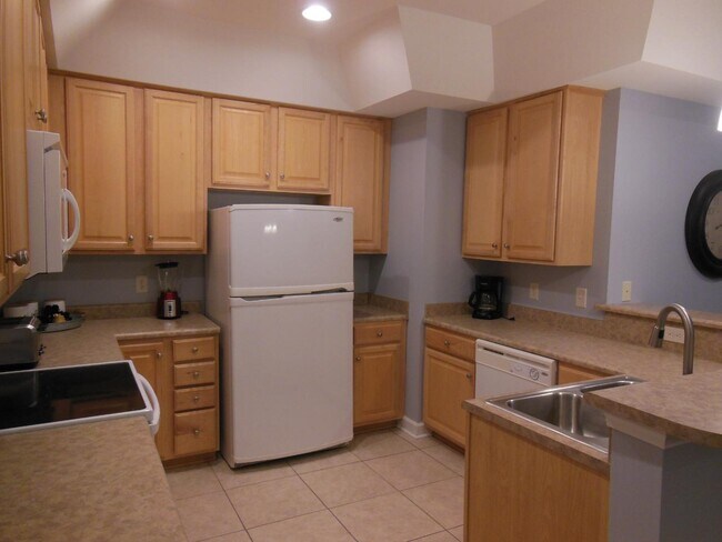Building Photo - 908 Resort Cir