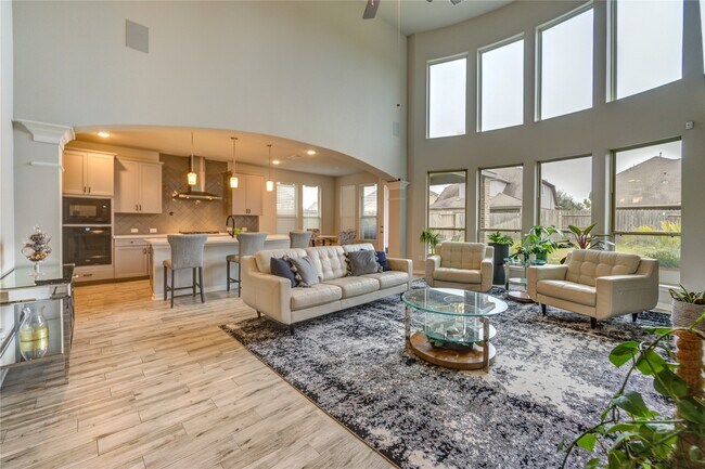 Building Photo - 2727 Camellia Ave