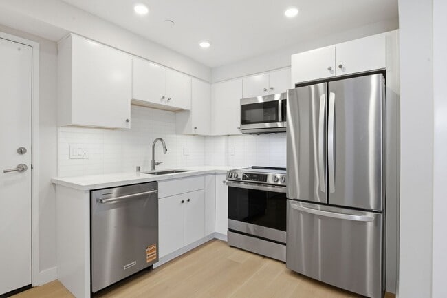 Building Photo - 1490 9th Ave