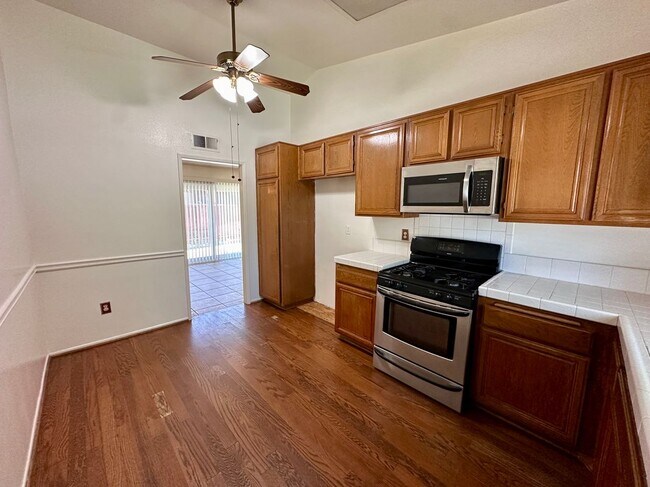 Building Photo - 6410 Kettle Peak Pl