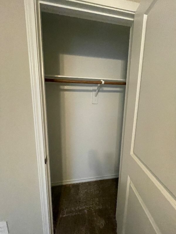 Building Photo - 1700 Robinson Dr