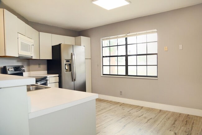 Building Photo - 6080 Verde Trail S
