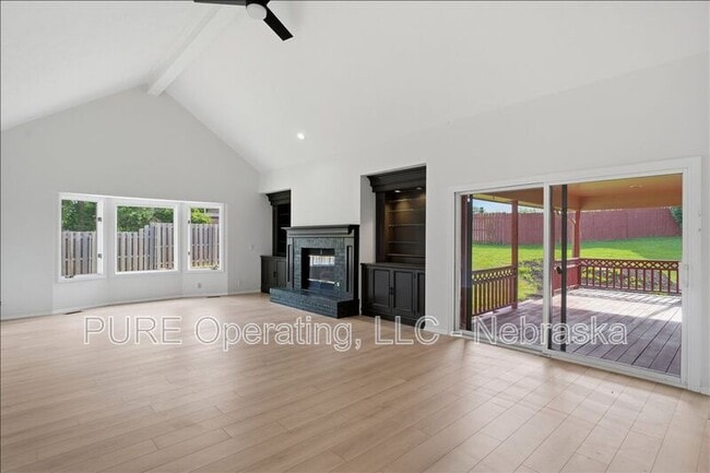 Building Photo - 15527 Mason Cir