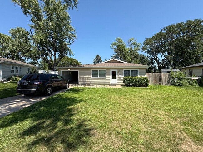Primary Photo - Renovated 4 Bedroom 2 Bathroom