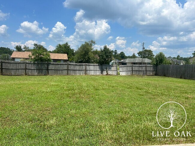 Building Photo - MOVE IN SPECIAL: $500 OFF 1ST FULL MONTH'S RENT!**