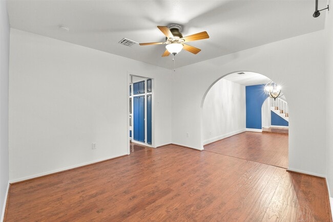 Building Photo - 3838 Glenheather Dr