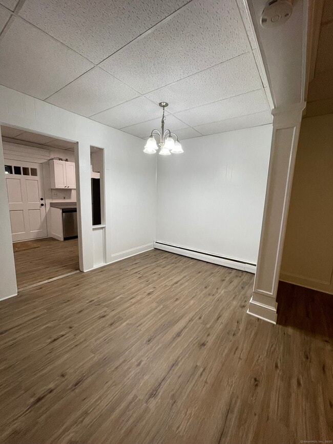 Building Photo - 291 Maple Ave