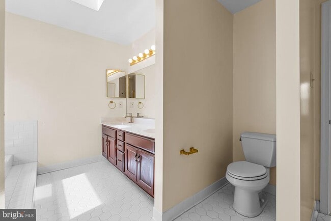 Building Photo - 1130 20th St S