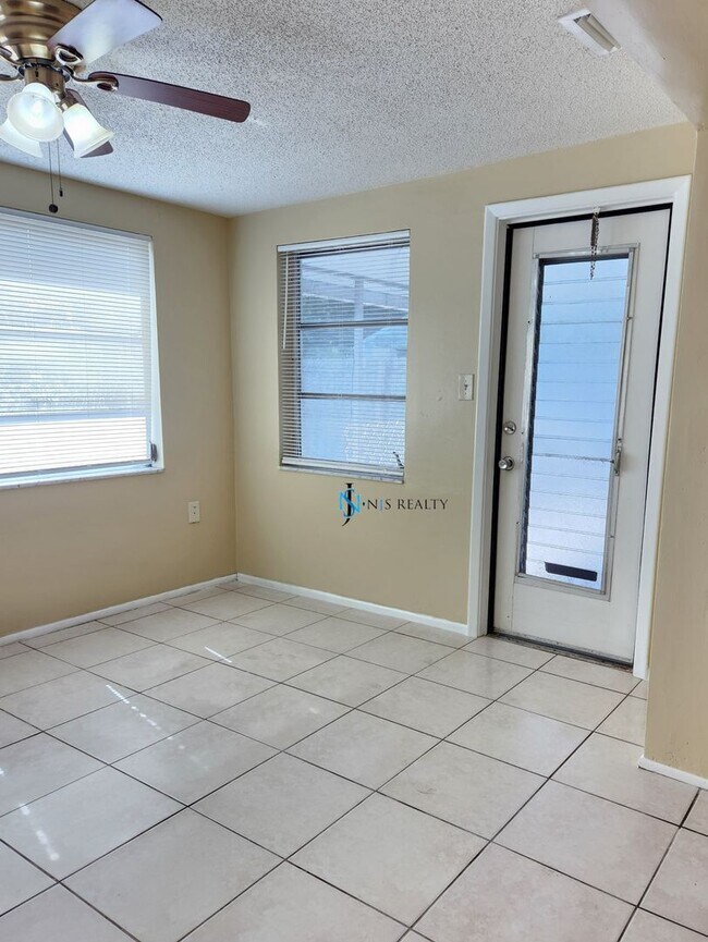 Building Photo - 1350 Whitehall Ln
