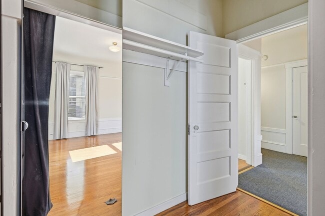 Building Photo - 380 29th St