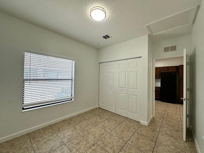 Building Photo - 1045 Villas LLC (1035 NE 10th Ave)