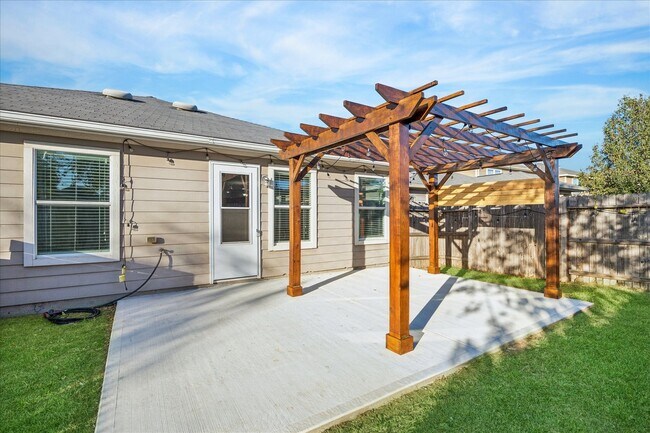 Building Photo - 16031 Heights Harvest Ln