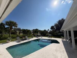 Building Photo - 100 SW 11th Ave