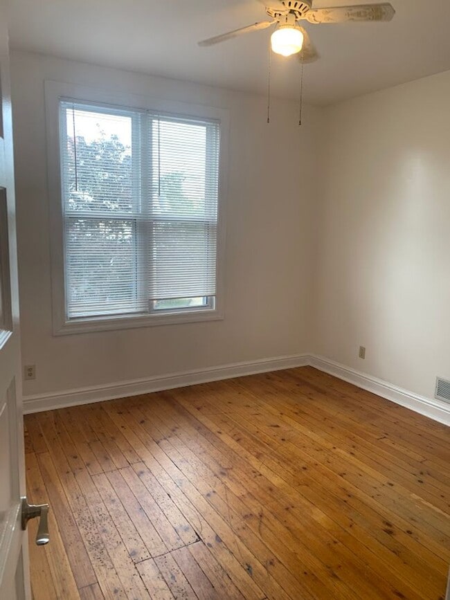 Building Photo - Incredible Shadyside Home!
