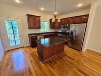 Building Photo - 19 Oak Branch Dr
