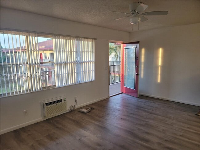 Building Photo - 151 SW 134th Way