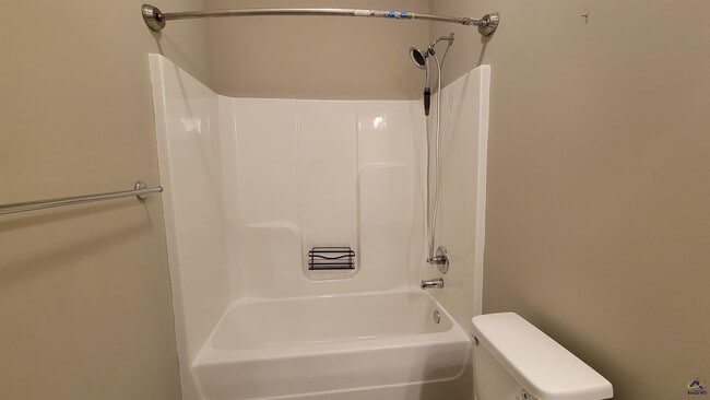 Building Photo - 106 Hay Bale Wy