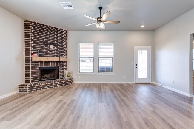 Building Photo - 1614 141st St