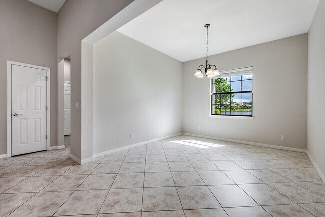 Building Photo - 3425 Siena Cir