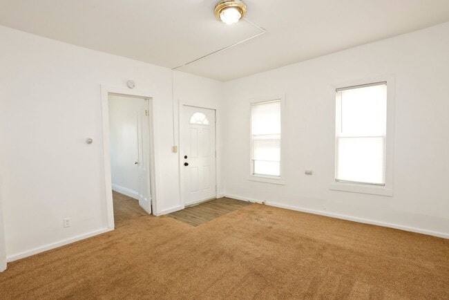 Building Photo - 257 Alphonse St