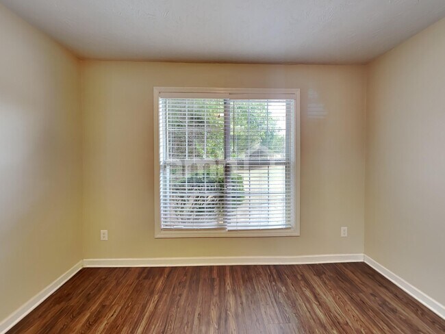 Building Photo - 3385 Woodash Ln