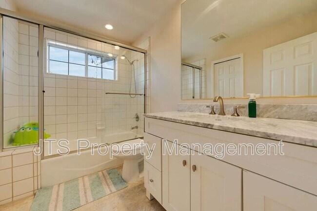 Building Photo - 4210 Mepham Ct