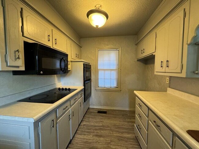 Building Photo - 3212 Ardyce Dr