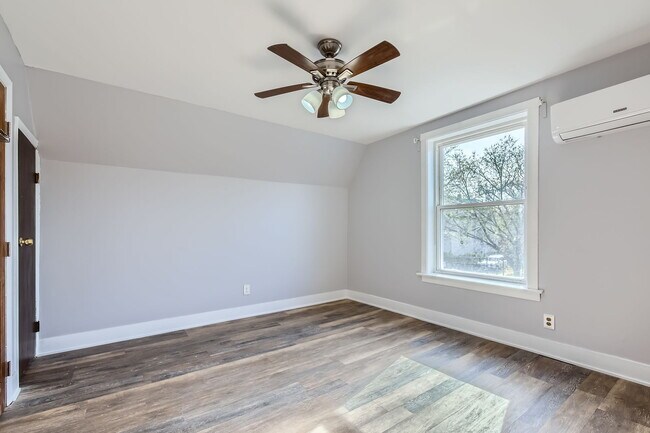 Building Photo - 3147 N Spaulding Ave