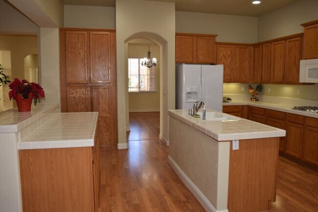Building Photo - 2768 Westview Dr