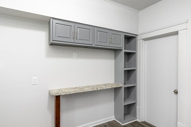 Building Photo - 679 Euclid Ave