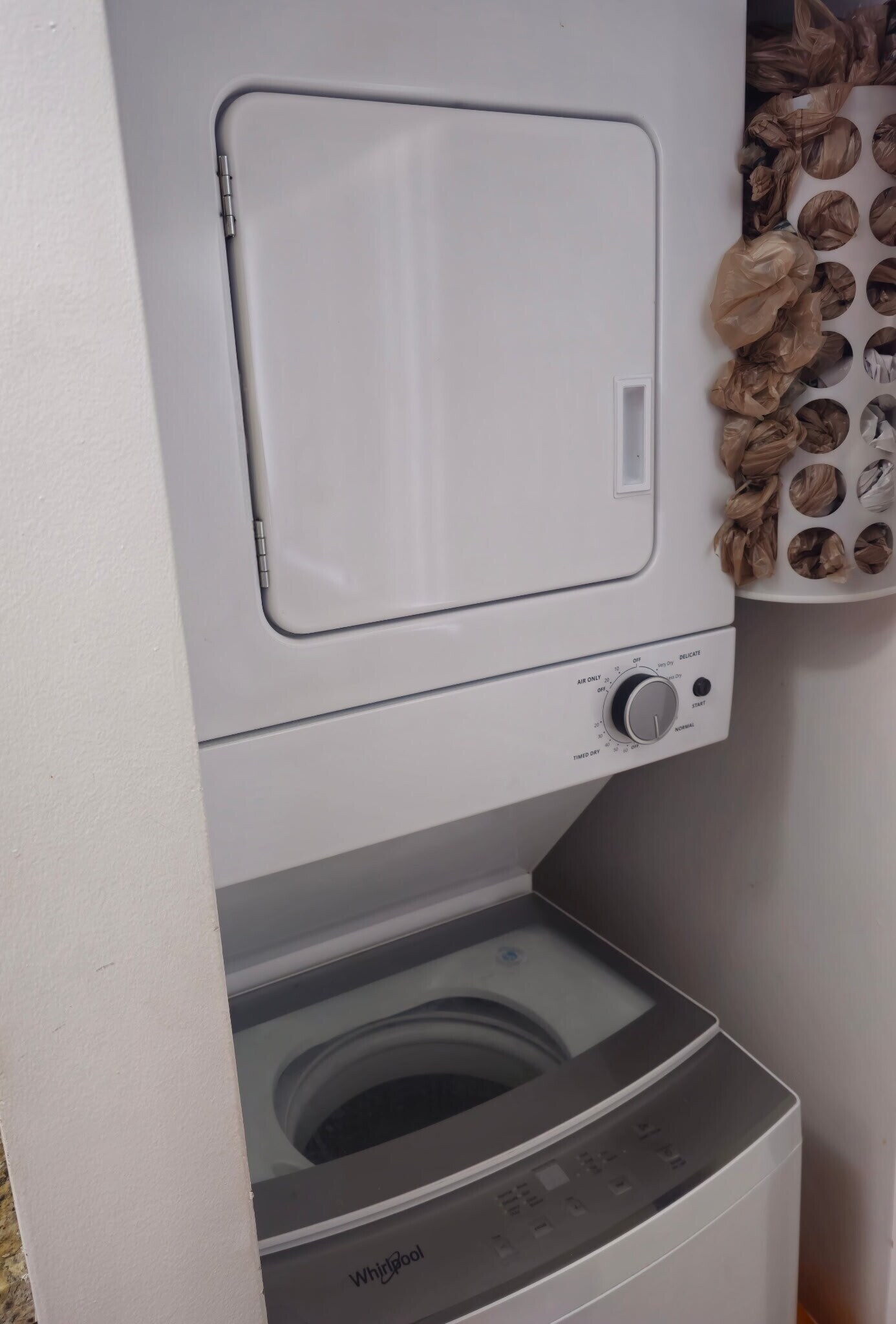 Building Photo - 2762 W 60th St