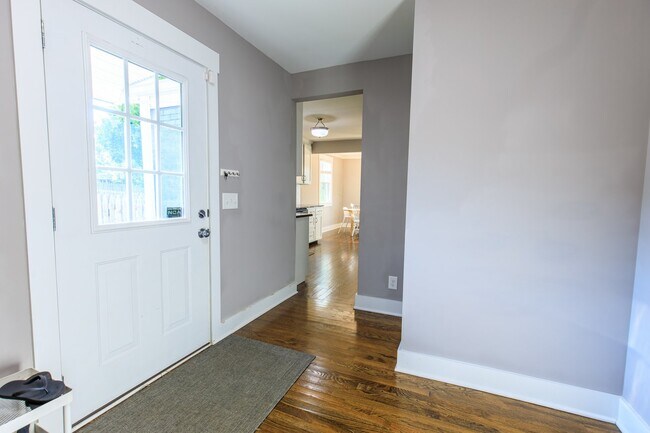 Building Photo - **APPLICATIONS APPROVED!**  Beautiful East Nashville Home on Porter for Lease!!