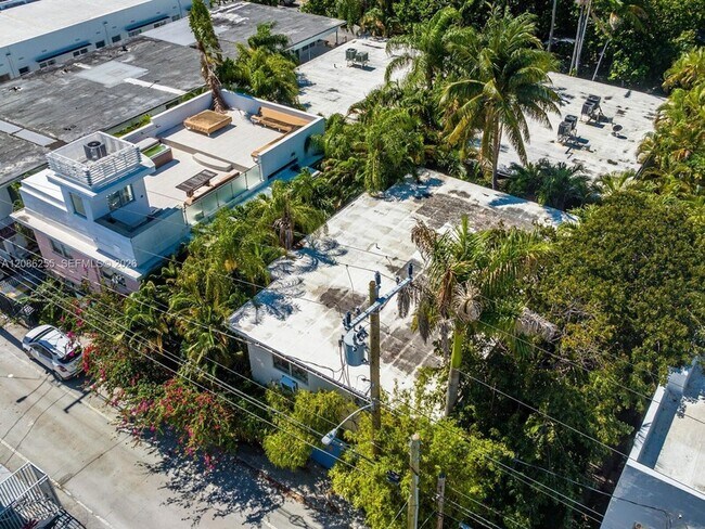 Building Photo - 1127 Meridian Ave