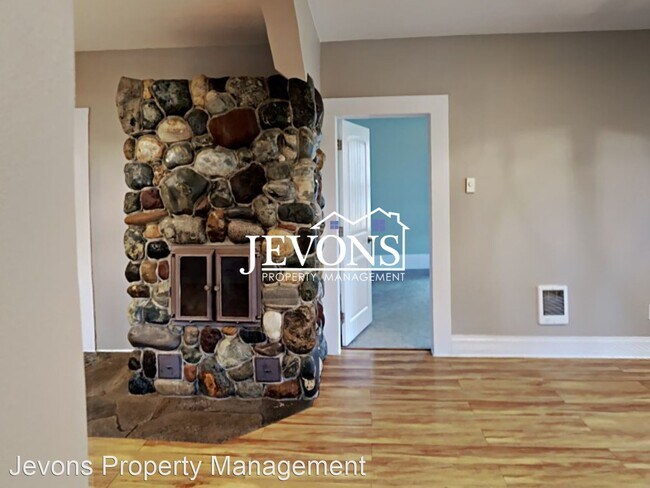Building Photo - 3 br, 2 bath House - 2704 S 85th Ave