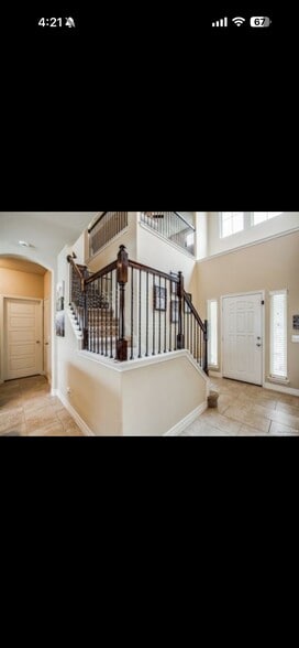 Building Photo - 220 Dove Hill