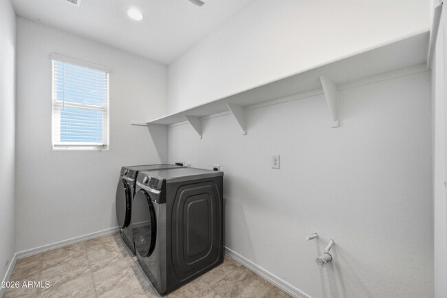 Building Photo - 14755 W Soft Wind Dr