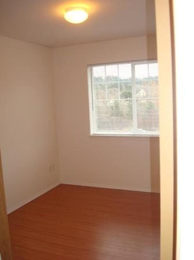 Building Photo - Amazing Duplex Located Just Minutes from WWU & Fairhaven! Prelease Now!