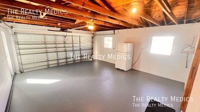 Building Photo - 2271 Northland Rd