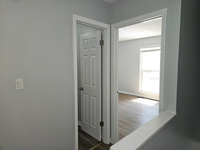 Building Photo - 5842 Aftonshire Dr